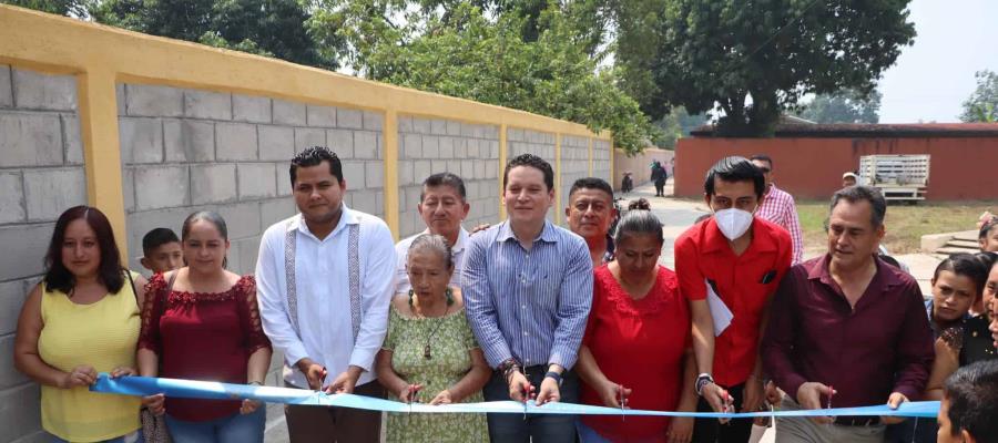 Entrega Gobierno de Cunducán Obra en Telesecundaria 16 de Septiembre Entrega Gobierno de Cunducán Obra en Telesecundaria 16 de Septiembre
