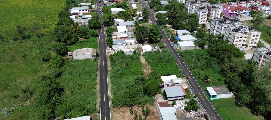 Rehabilitan camino de colonia Salamanca en Cunduacán