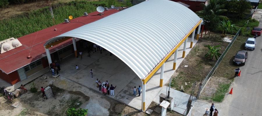 Recibe telesecundaria de El Palmar obra de Cunduacán