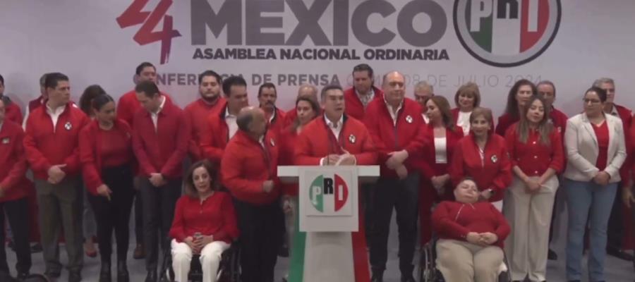 Secretaria general del PRI es desplazada durante evento y se retira molesta Secretaria general del PRI es desplazada durante evento y se retira molesta