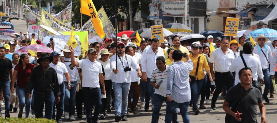 Marchan Chilo Baila y perredistas para exigir se respete su triunfo electoral en Jalpa