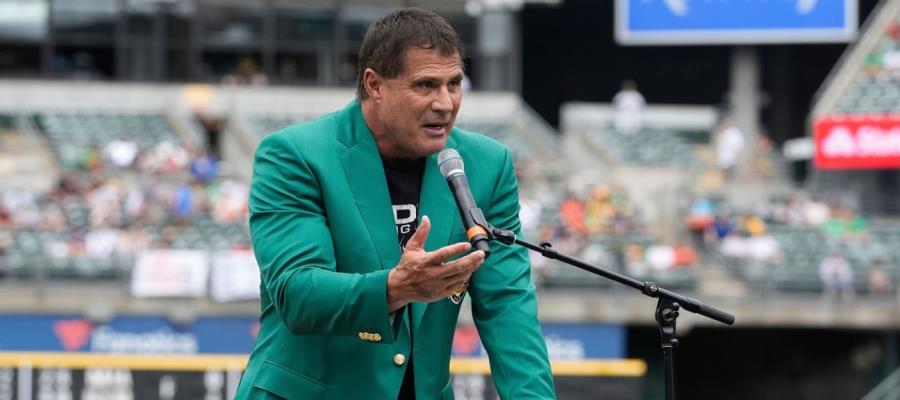 José Canseco, entronizado al Salón de la Fama de Atléticos de Oakland