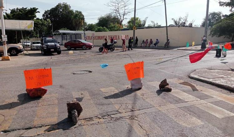 Persisten bloqueos por falta de luz; habitantes de Tamulté acusan que llevan 4 días sin el servicio