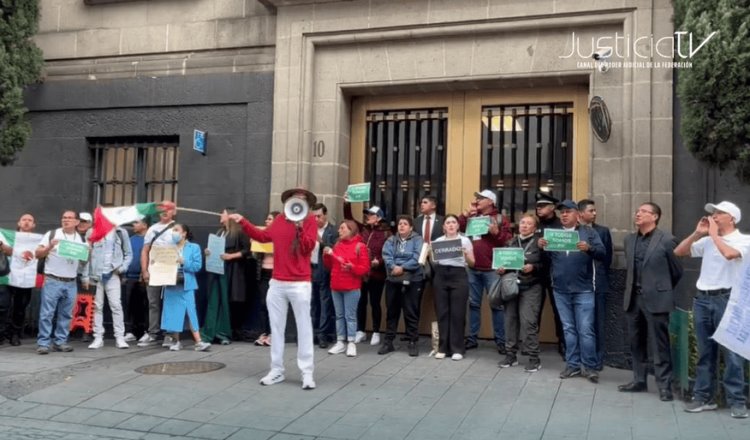 Trabajadores del Poder Judicial cierran sede de la Suprema Corte; sólo dejan entrar a ministros