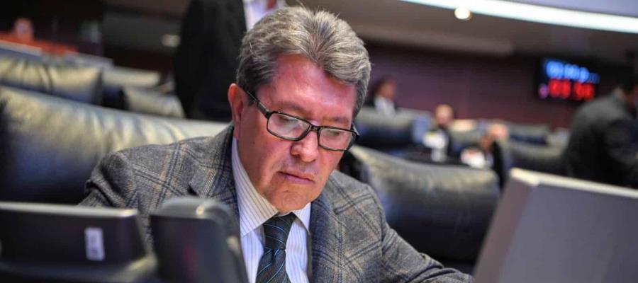 Reducción de jornada laboral sería “regalo navideño” de Sheinbaum a los mexicanos: Monreal