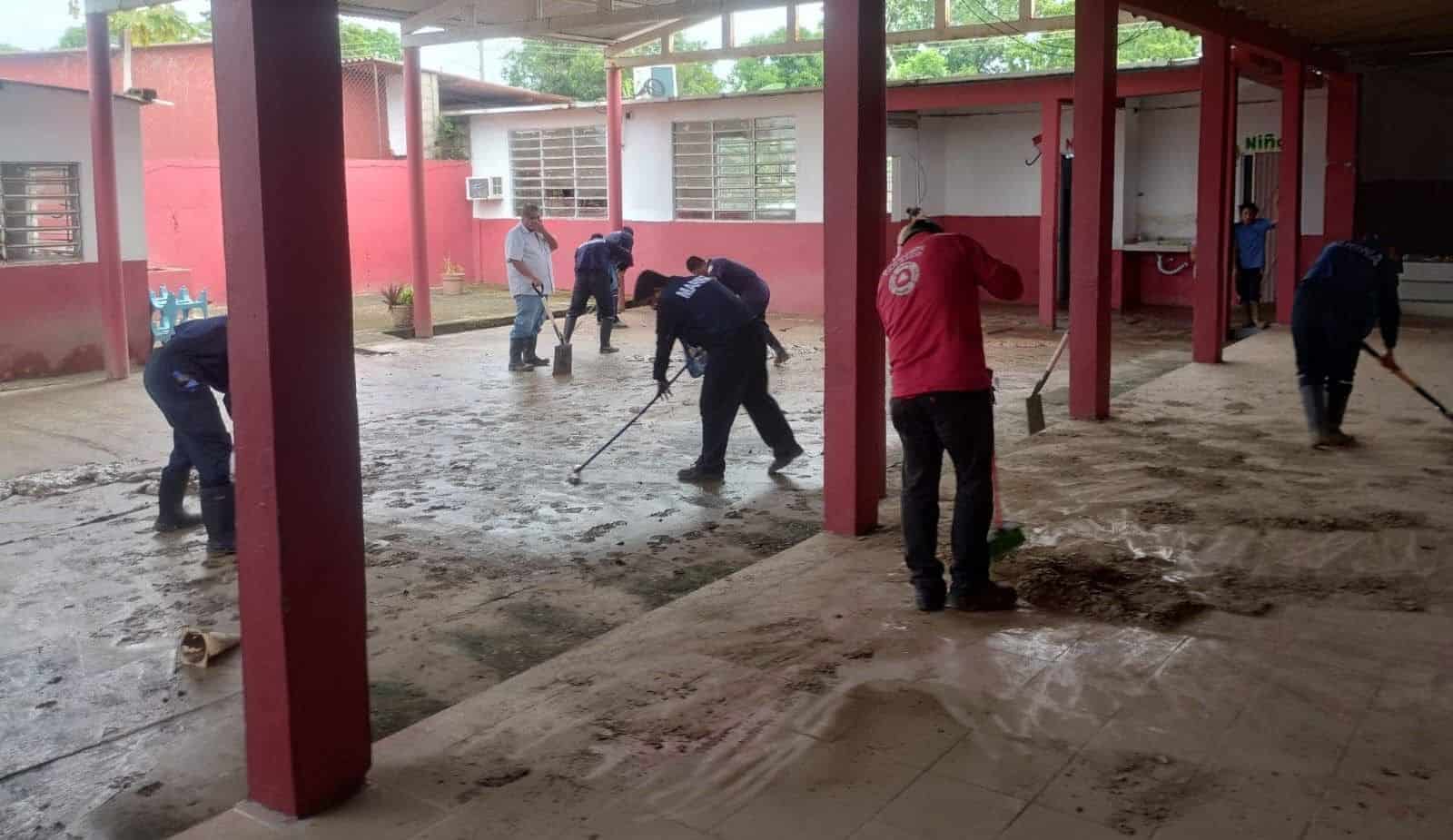 Regresan hoy a clases en Teapa, Jalapa y Tacotalpa tras superar emergencia