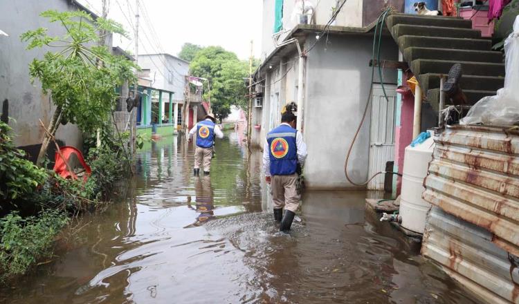 Instala gobierno de Centro bomba para desalojar agua estancada en Anacleto Canabal