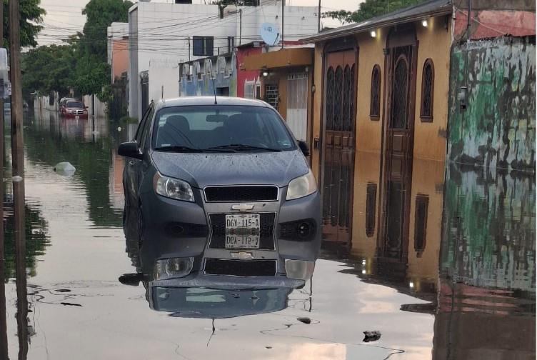 “Sara” provoca inundaciones en Ciudad del Carmen