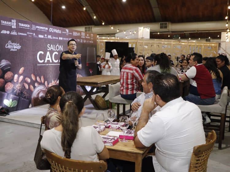 Festival del Chocolate rompe récord: acuden más de 200 mil visitantes