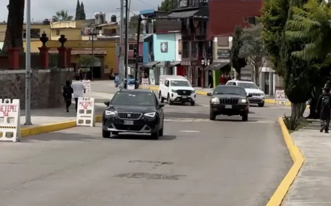 Municipio en Edomex indemniza a 14 dueños de vehículos dañados por baches