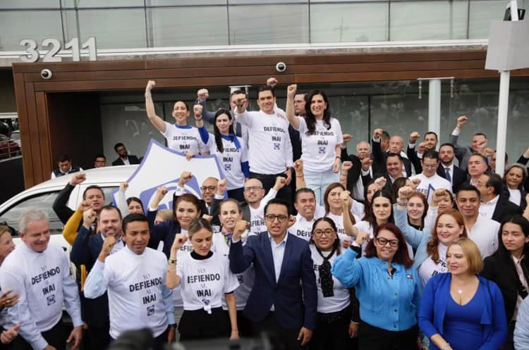 PAN bloquea Insurgentes sur en CDMX, en protesta contra extinción de órganos autónomos