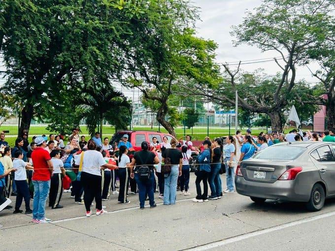 Desfilan alumnos de escuelas de Educación Especial