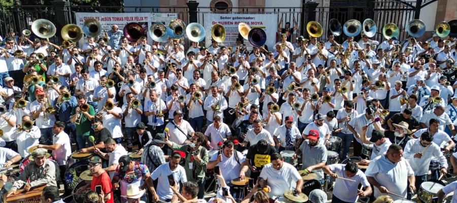 Con aguachile y banda, apoyan a músicos y meseros afectados por violencia en Sinaloa