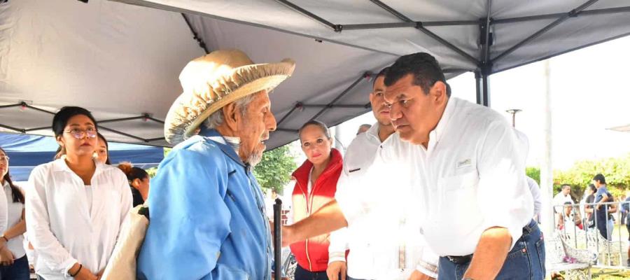 Anuncia May primeras jornadas de cirugía gratuita de cataratas