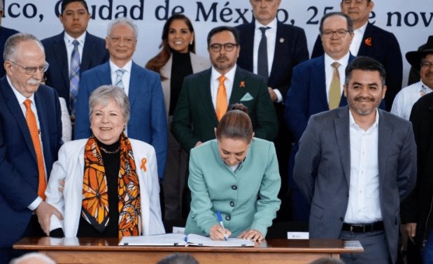 Anuncia Sheinbaum inversión de 9 mil mdp para 2025 al programa de uso eficiente del agua.