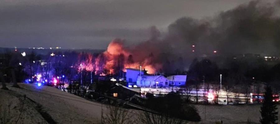 Avión de DHL se estrella contra casa en Lituania