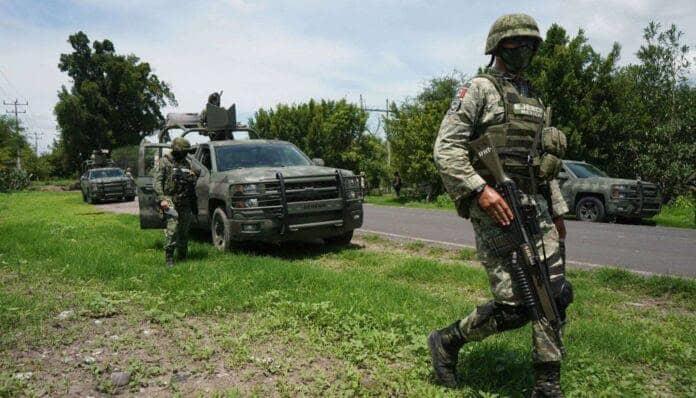 Defensa envía 100 elementos del ejército más a Sinaloa ante ola de violencia