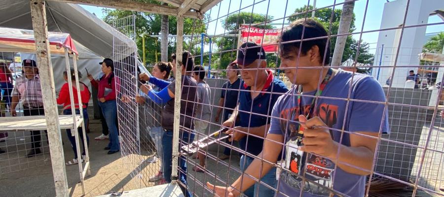 Fiscalización retira puestos del parque La Paz; comerciantes acusan abuso de autoridad