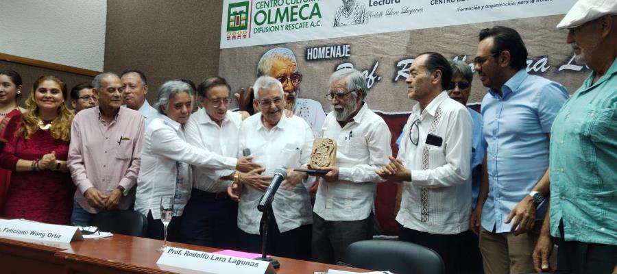 Rinden homenaje a Rodolfo Lara Lagunas