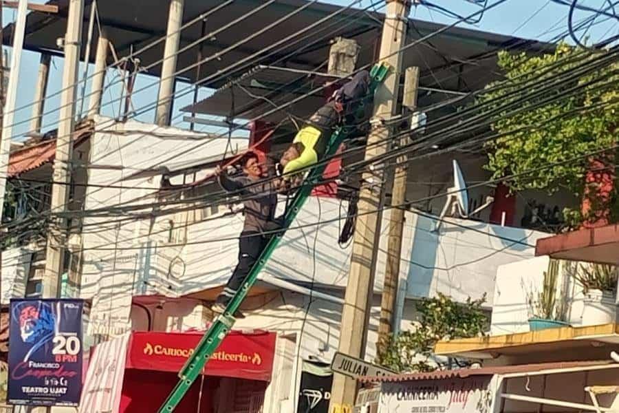 Hombre sufre quemaduras tras descarga eléctrica en “Tierra Colorada”