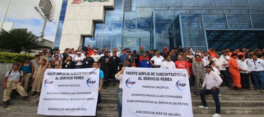 Acuden a mesa negociadora para resolver adeudos y Pemex no se presenta