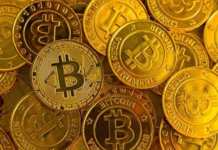 Bitcoin supera los 100 mil dólares por primera vez