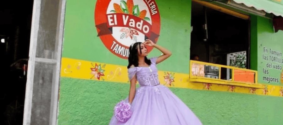 Elige quinceañera tortillería donde trabaja su madre para su sesión de fotos