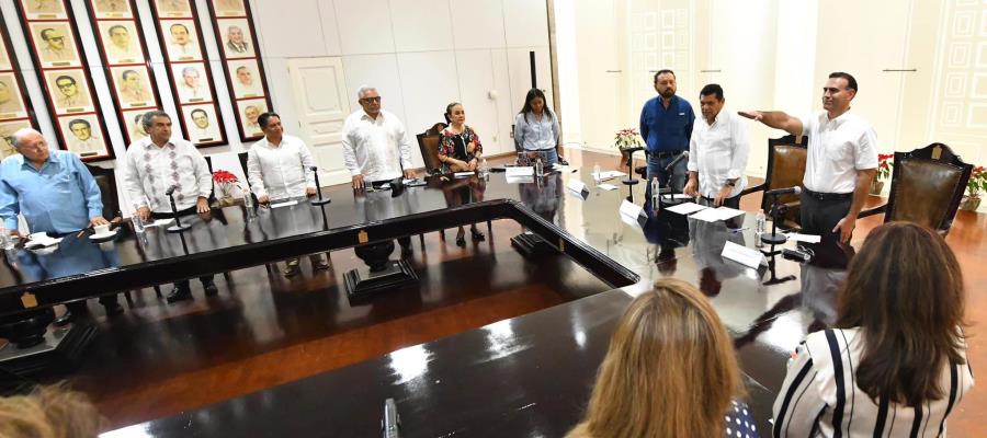 Gobernador toma protesta a Gerardo López Conde como nuevo presidente del Colegio de Notarios