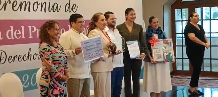 Entregan Premio Estatal de Derechos Humanos 2023 a Verónica Lara Andrade