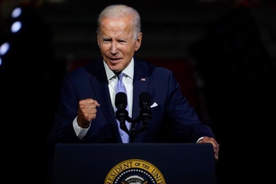 Biden anuncia nueva investigación contra los semiconductores fabricados en China