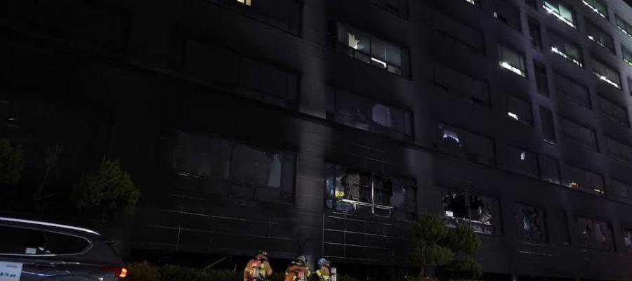 Se incendia edificio comercial en Corea del Sur