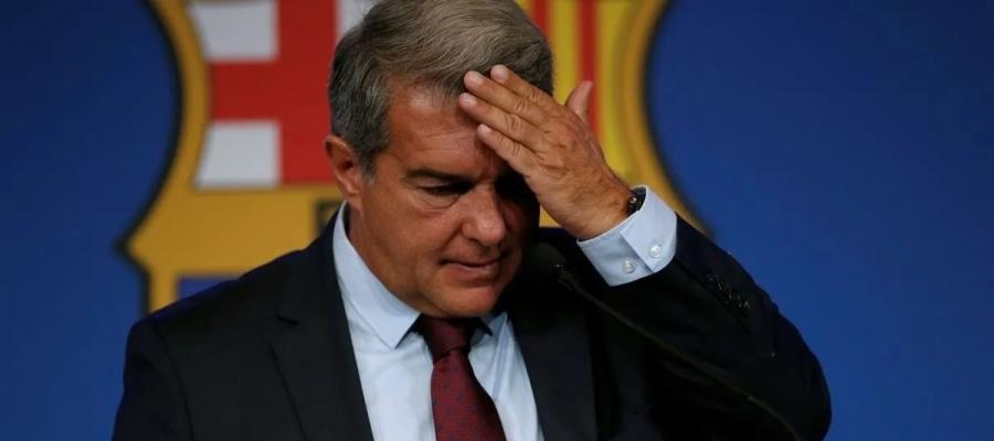 Socios del Barça piden renuncia “urgente” de Laporta