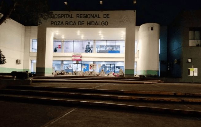 Mujer da a luz dentro de taxi afuera del hospital regional de Poza Rica