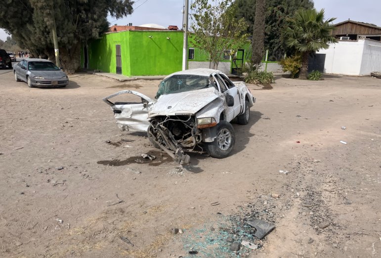 Mujer y su hija sobreviven a choque con tren en Durango