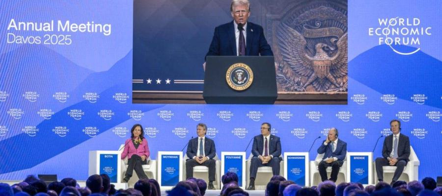 Fabriquen en EE. UU. o paguen aranceles, advierte Trump en Foro de Davós