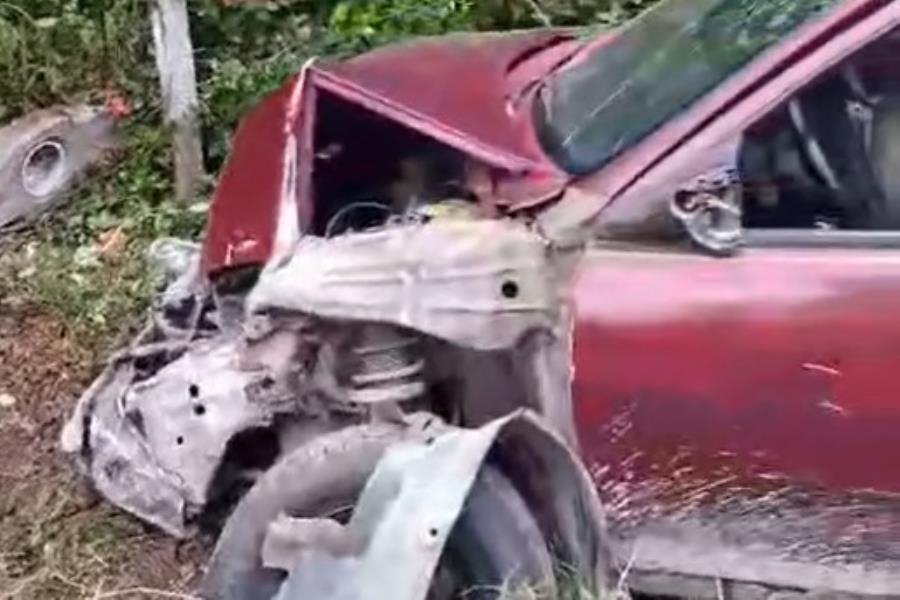 Choca en carretera comunal de Cunduacán