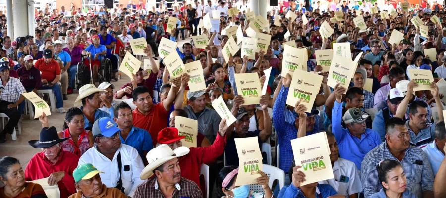 May entrega mil certificados del programa Sembrando Vida a productores de Macuspana y Tacotalpa