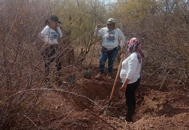 Madres buscadoras hallan 35 fosas en Hermosillo, Sonora