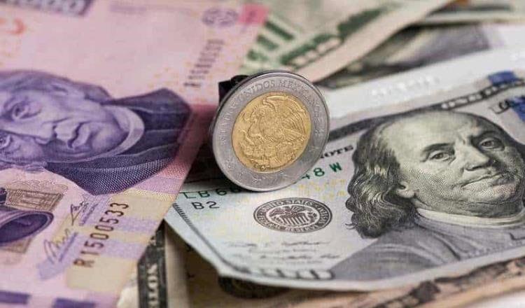 Peso mexicano se deprecia 1.3% tras anuncio de aranceles de Trump