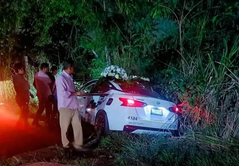 Ultiman a conductor de taxi sobre periférico Carlos Pellicer, en Casa Blanca