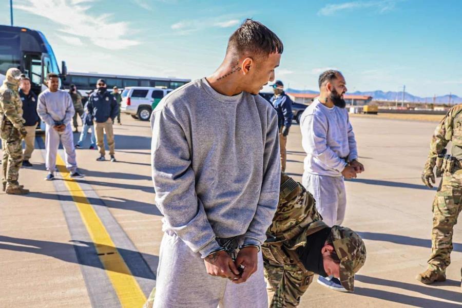 EE. UU. envía primer vuelo de migrantes a Guantánamo