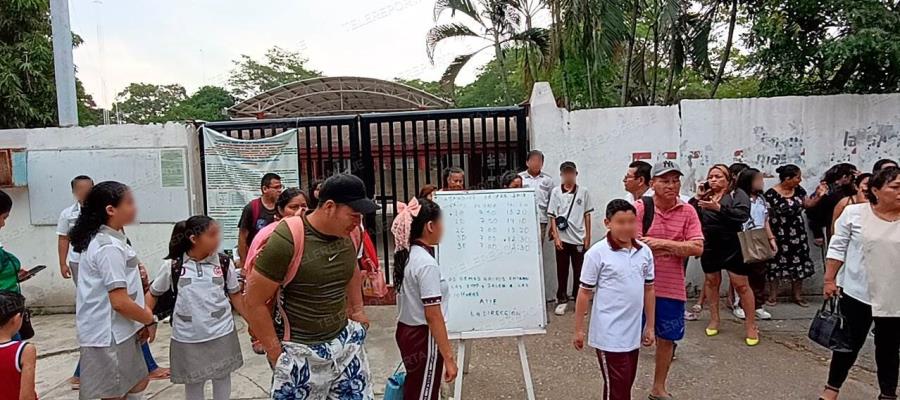 Cierran papás secundaria en la Manga I por falta de maestros