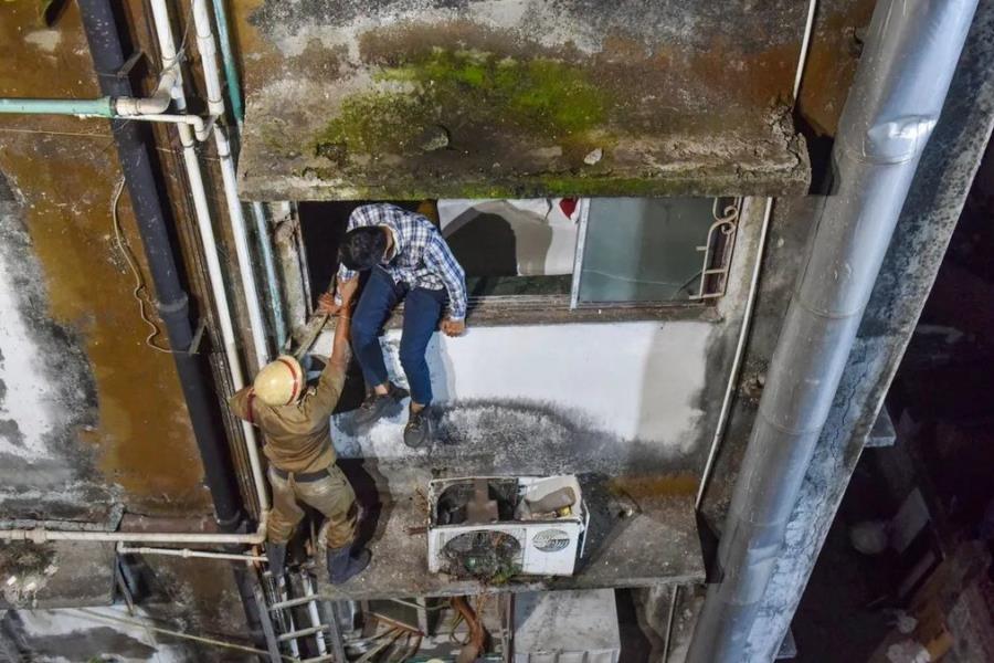 Mueren 14 personas en incendio de hotel en la India Mueren 14 personas en incendio de hotel en la India
