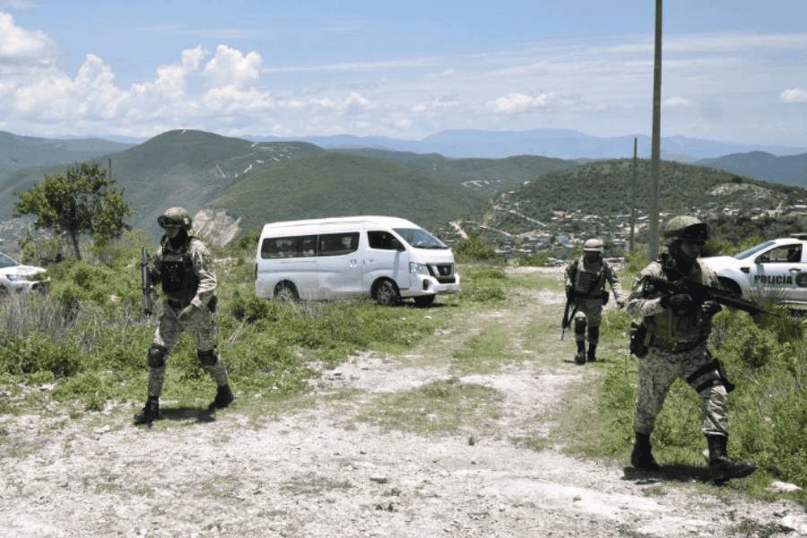 Localizan fosa clandestina con 8 cadáveres en Baja California Localizan fosa clandestina con 8 cadáveres en Baja California