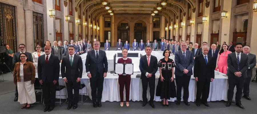 Sheinbaum y empresarios acuerdan mantener precio de la canasta básica en 910 pesos
