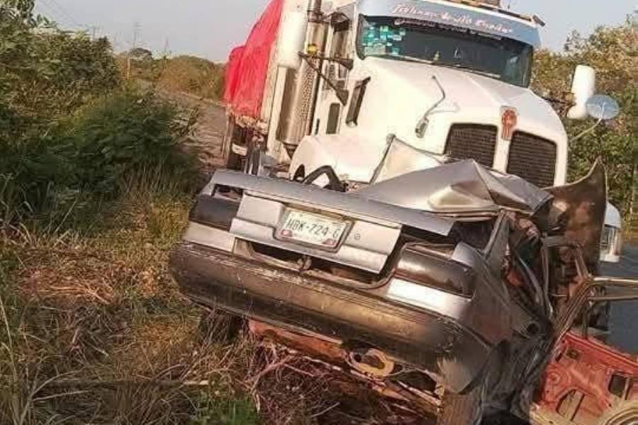 4 personas pierden la vida en accidente carretero en Emiliano Zapata 4 personas pierden la vida en accidente carretero en Emiliano Zapata