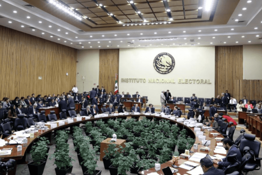 Descarta Sheinbaum contemplar retiro de autonomía al INE en nueva reforma