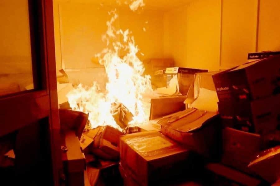 SNTE interpone denuncia por incendio y destrozos a sus oficinas SNTE interpone denuncia por incendio y destrozos a sus oficinas