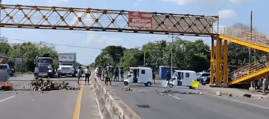 Ciudadanos cierran la Villahermosa-Frontera tras detención de una persona Ciudadanos cierran la Villahermosa-Frontera tras detención de una persona