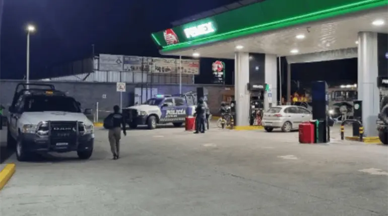 Aseguran gasolinera de Pemex por venta de “huachicol” en Guanajuato